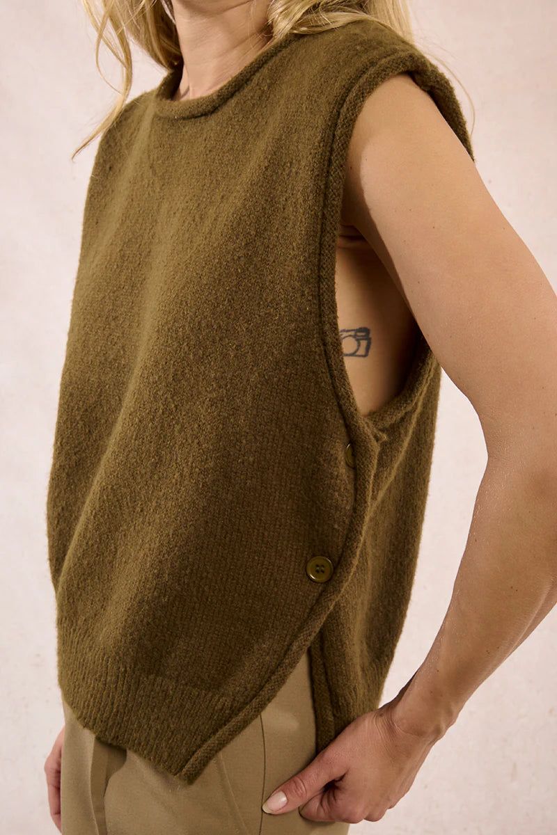 Aofie Sleeveless Sweater