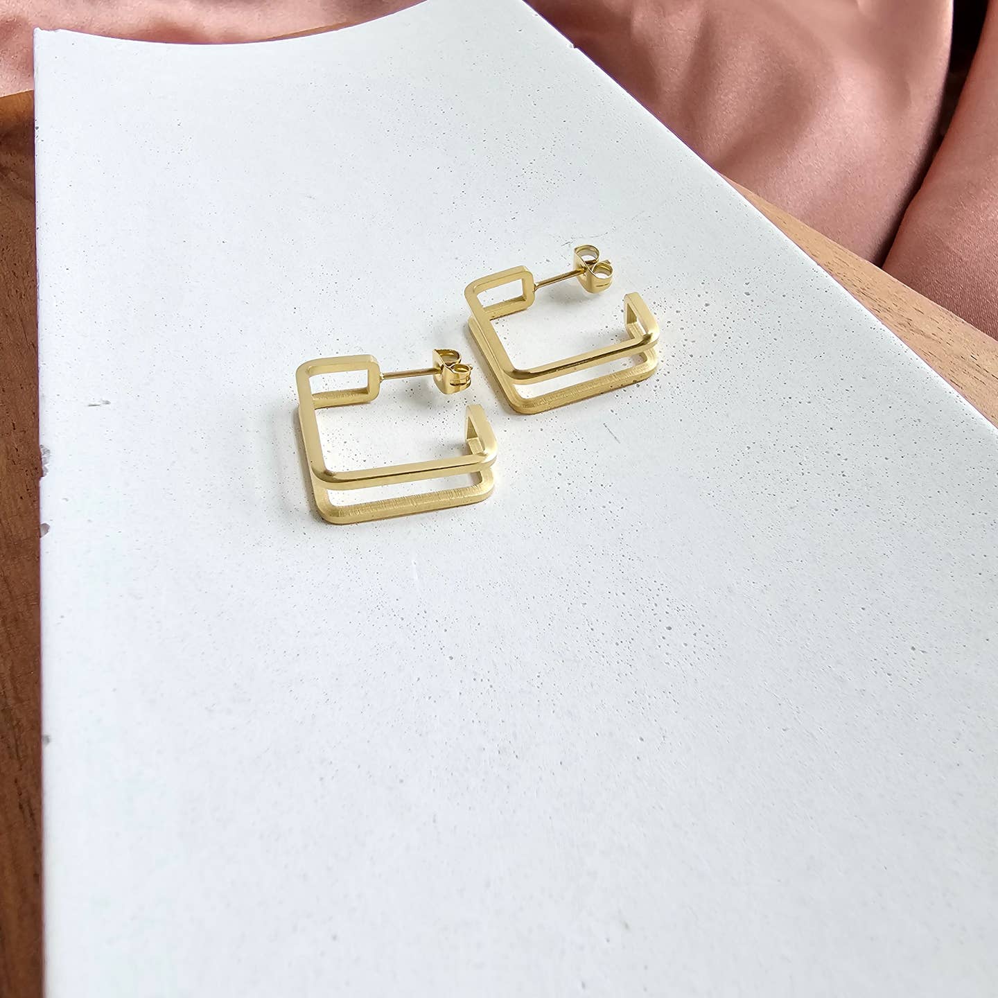 Luxe Kamora Square Hoop Earrings