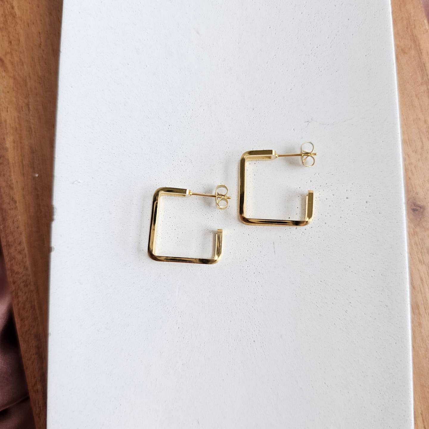 Luxe Kamora Square Hoop Earrings
